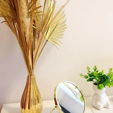 Apartment Cozy & Bright 1 Bedroom With Park Nearby - Free Parking, Riga, Up To 5 Guests *